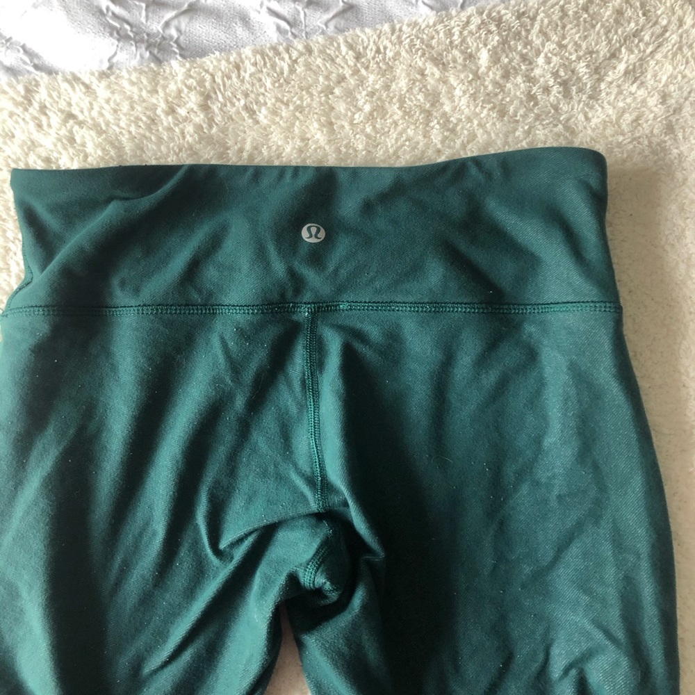 Emerald colored lulu leggings